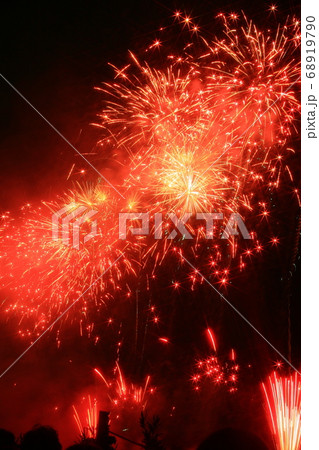 【夏イメージ】花火大会 68919790