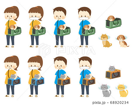 キャリーバッグに入れられたペット キャリーバッグに入れられたペット 68920234