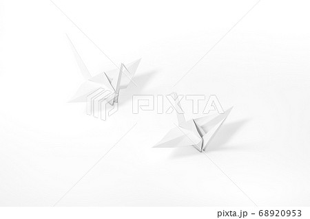 Origami Bird, bird paper crane on white background 3d rendering. 3d illustration pair of bird paper craft for Hiroshima remembrance day minimal style concept. 68920953