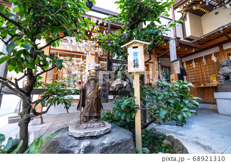 日本の東京都市景観　強運厄除け・銭洗い弁天として人気急上昇中の「小網神社」＝中央区日本橋小網町 68921310