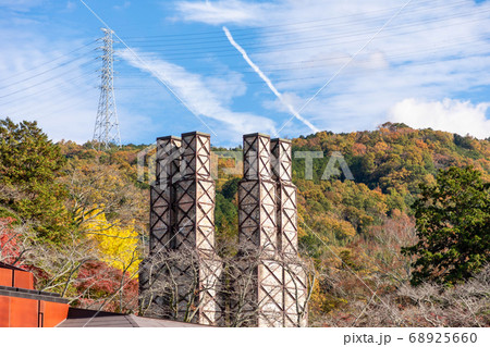 紅葉が奇麗な秋の韮山反射炉 紅葉が奇麗な秋の韮山反射炉 68925660