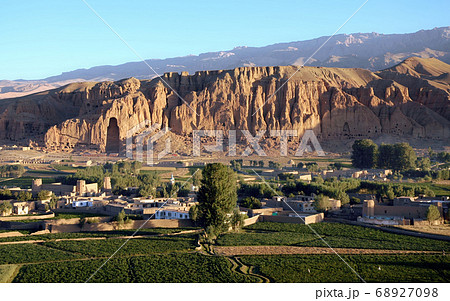Bamyan (Bamiyan) in Central Afghanistan. This is a view over the Bamyan (Bamiyan) Valley showing the large Buddha niche in the cliff. The Buddhas were destroyed by the Taliban. UNESCO site Afghanistan 68927098