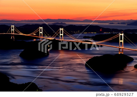 来島海峡大橋の夜景 来島海峡大橋の夜景 68929327