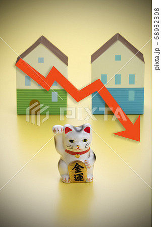 招き猫　金運　住宅のイメージ写真 68932308