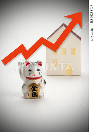 招き猫　金運　住宅のイメージ写真 68932317