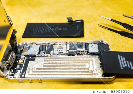 スマートフォンの電池交換 スマートフォンの電池交換 68935010