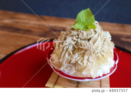 かき氷風 ふわふわとろろ昆布のっけごはん かき氷風 ふわふわとろろ昆布のっけごはん 68937357