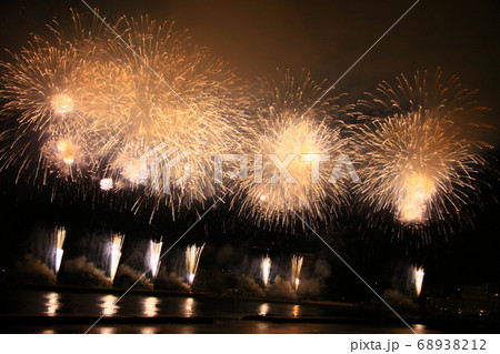 【静岡県】熱海の花火　熱海海上花火大会 68938212