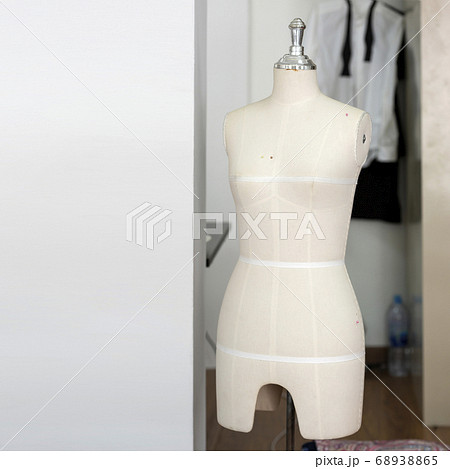 Woman Mannequins in dressmaker shop Woman Mannequins in dressmaker shop 68938865