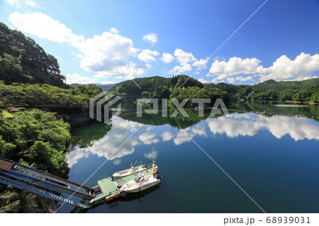 青蓮寺ダムのダム湖 青蓮寺ダムのダム湖 68939031