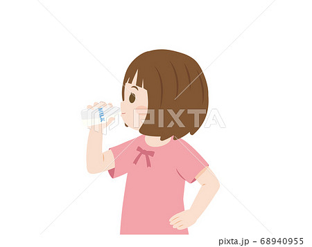牛乳を飲む女の子のイラストのイラスト素材