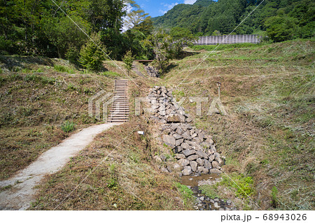 薬師沢石張水路工と散策路 長野県小川村(ドローンによる空撮) 薬師沢石張水路工と散策路 長野県小川村(ドローンによる空撮) 68943026