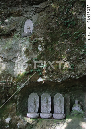 薬師洞窟石仏群 長野県小川村 薬師洞窟石仏群 長野県小川村 68943052
