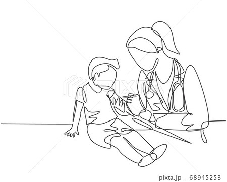 Single continuous line drawing of female pediatric doctor giving vaccine immunization injection to young boy patient Single continuous line drawing of female pediatric doctor giving vaccine immunization injection to young boy patient 68945253