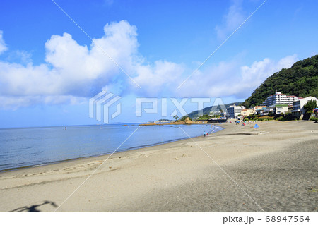 コロナ禍で自粛を無視する湘南の海水浴場の夏 コロナ禍で自粛を無視する湘南の海水浴場の夏 68947564