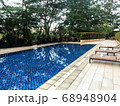 プールサイド 68948904