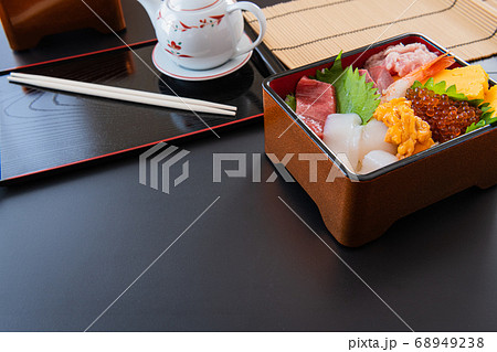 海鮮丼 重箱イメージ 海鮮丼 重箱イメージ 68949238