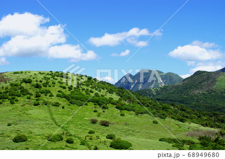 九重　猟師山登山　くじゅう連山、阿蘇五岳の眺望を楽しみながら登るトレッキングコース 68949680