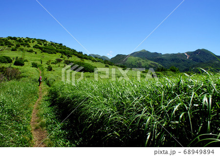 九重　猟師山登山　くじゅう連山、阿蘇五岳の眺望を楽しみながら登るトレッキングコース 68949894