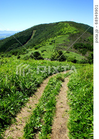 九重　猟師山登山　くじゅう連山、阿蘇五岳の眺望を楽しみながら登るトレッキングコース 68949901