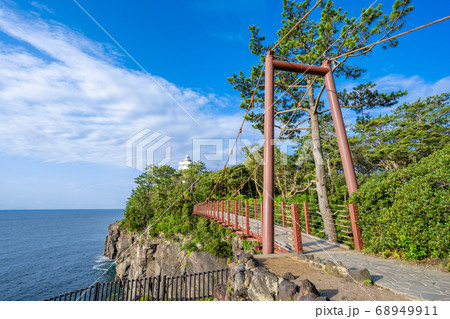 静岡県 伊東市 城ヶ崎海岸の門脇吊橋の写真素材