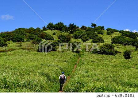 九重　猟師山登山　くじゅう連山、阿蘇五岳の眺望を楽しみながら登るトレッキングコース 68950183