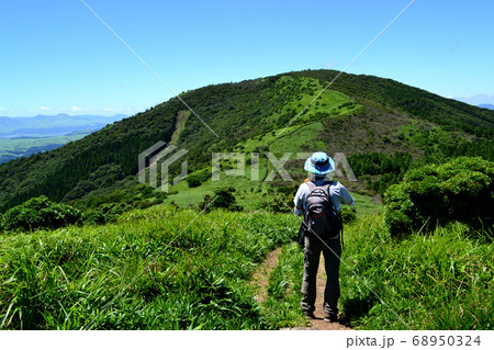 九重　猟師山登山　くじゅう連山、阿蘇五岳の眺望を楽しみながら登るトレッキングコース 68950324