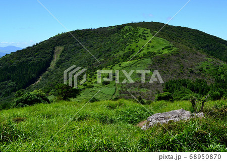 九重　猟師山登山　くじゅう連山、阿蘇五岳の眺望を楽しみながら登るトレッキングコース 68950870