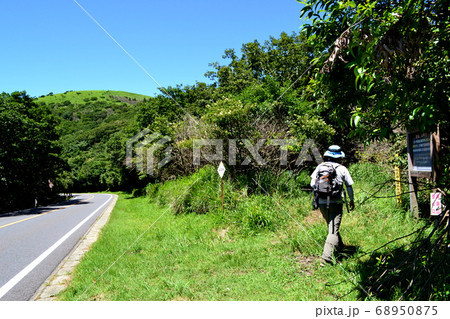 九重　猟師山登山　くじゅう連山、阿蘇五岳の眺望を楽しみながら登るトレッキングコース 68950875