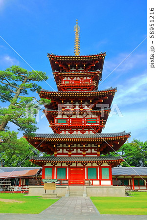 【奈良県】晴天下の薬師寺（西塔） 68951216