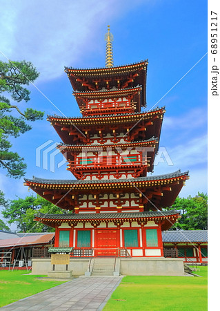 【奈良県】晴天下の薬師寺(西塔) 【奈良県】晴天下の薬師寺(西塔) 68951217