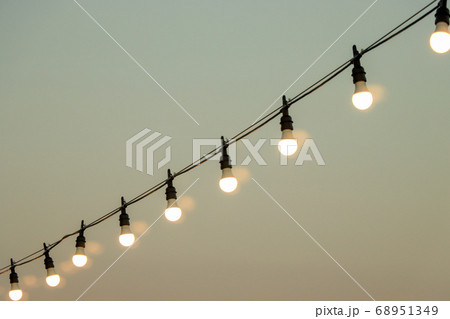 電球 光 夕方 68951349
