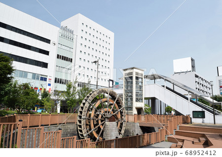 長野県 上田駅お城口の街並み 68952412