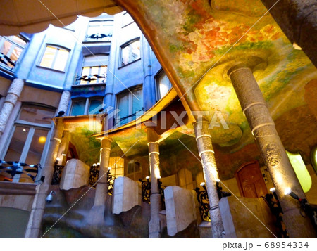 バルセロナ　カサミラ 68954334