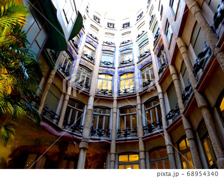 バルセロナ　カサミラ 68954340