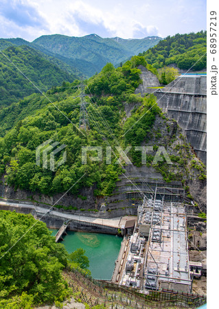 矢木沢ダム下の景色 谷川連峰 奥利根 群馬県みなかみ町 矢木沢ダム下の景色 谷川連峰 奥利根 群馬県みなかみ町 68957219