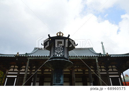 銅製の燈篭・金堂(壇上伽藍・高野山/和歌山県伊都郡高野町高野山) 銅製の燈篭・金堂(壇上伽藍・高野山/和歌山県伊都郡高野町高野山) 68960575