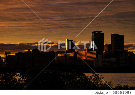 もうすぐ秋、秋の訪れ 68961998