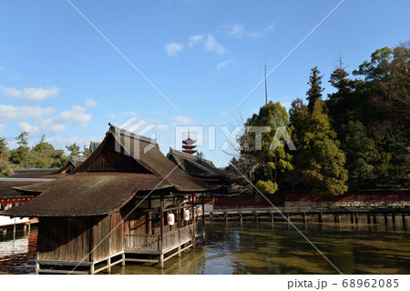 宮島・厳島神社の天神社と五重塔 宮島・厳島神社の天神社と五重塔 68962085