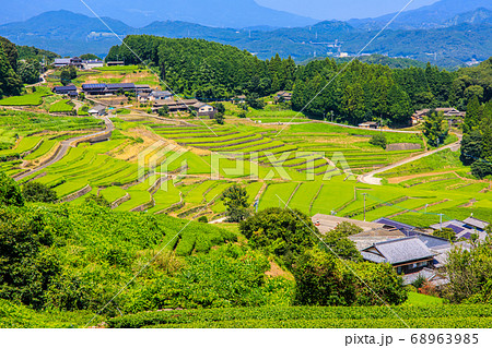 新緑の鬼木棚田 【長崎県東彼杵郡波佐見町】 新緑の鬼木棚田 【長崎県東彼杵郡波佐見町】 68963985
