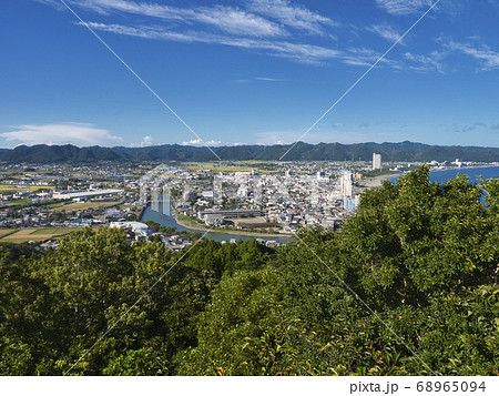 魚見塚展望台から観た真夏の景色 魚見塚展望台から観た真夏の景色 68965094