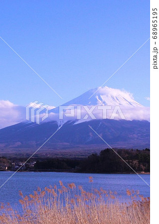 日本の秋の風景・富士山とススキ　Autumn in Japan, Mount Fuji 68965195