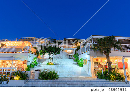 沖縄絶景_瀬長島ウミカジテラスの夜景 68965951