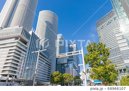 愛知_名古屋駅前の超高層ビルイメージ 68966107