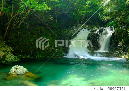 吉野川源流の滝（奈良県吉野郡川上村） 68967561