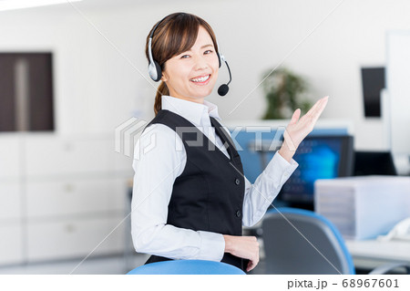 オペレーター、コールセンター、スーツ、スタッフ 68967601