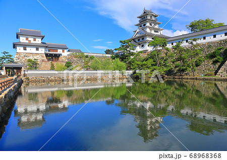 【愛媛県】晴天下の今治城天守閣 【愛媛県】晴天下の今治城天守閣 68968368