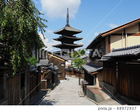 京都 夏の八坂の塔 京都 夏の八坂の塔 68972937