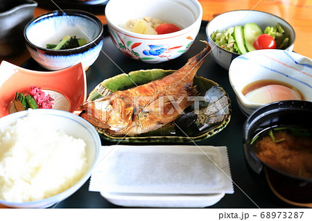 美味しい朝食の和定食 68973287