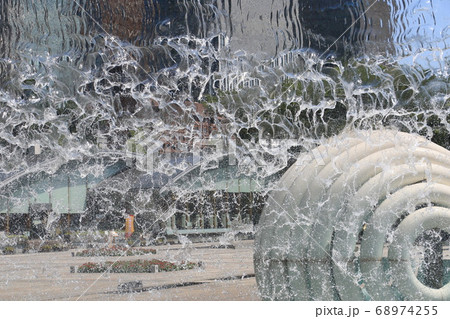 水のカーテン 噴水 和田倉噴水公園 水のカーテン 噴水 和田倉噴水公園 68974255